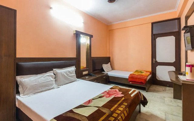 Hotel Sahara International Deluxe