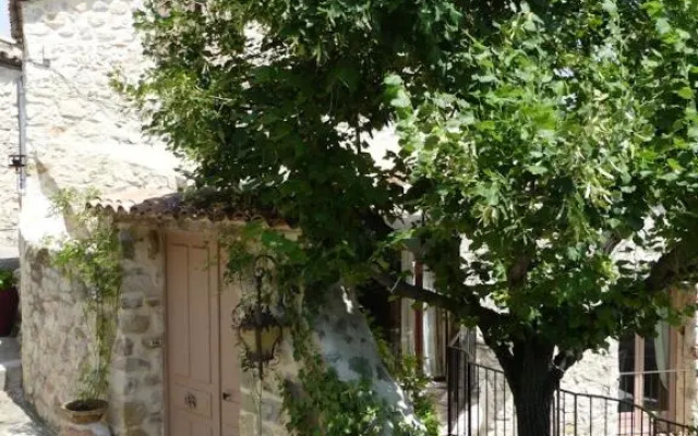 Les Vieux Murs
