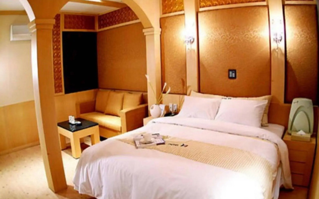 Hotel M