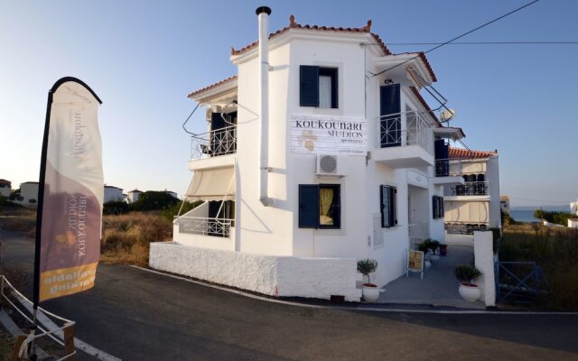 Отель Koukounari Apartments Греция, Агистри - отзывы, цены и фото номеров - забронировать отель Koukounari Apartments онлайн вид на фасад