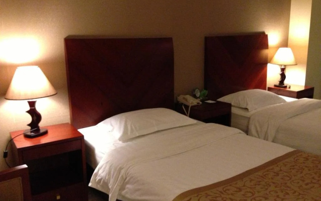 Eagle Canyon Hotel