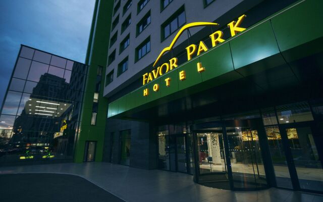 Favor Park Hotel вид на фасад