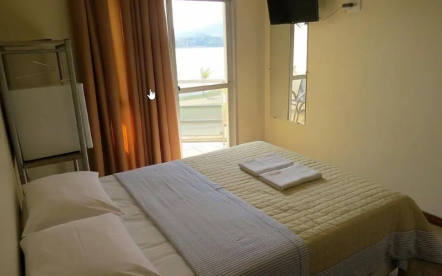 Lara's Hotel