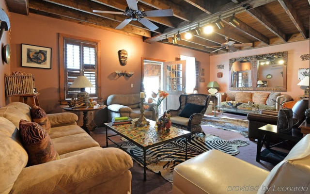 Village Latch Inn Hotel