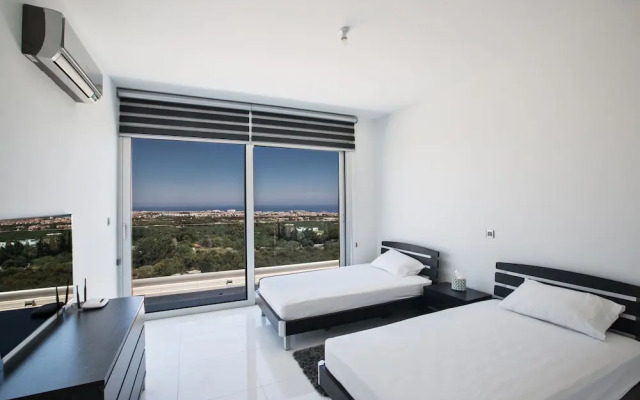 KO1 With Breathtaking sea Views