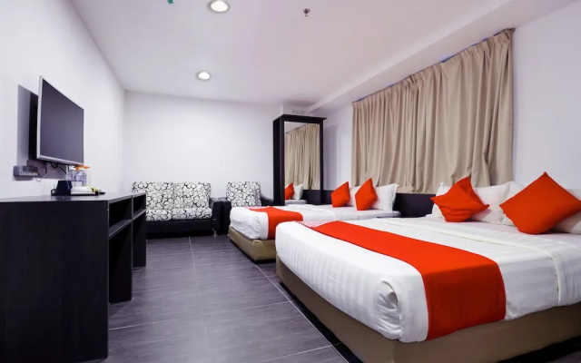 OYO 818 Hotel 11