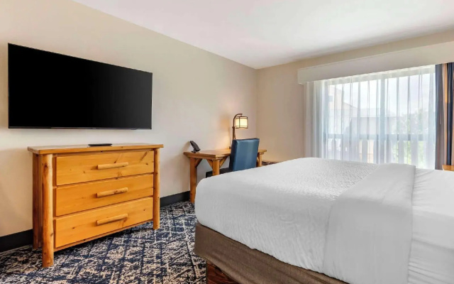 Three Bears Waterpark Resort Near Tomah, Ascend Collection Hotel