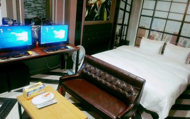 Sharp Motel