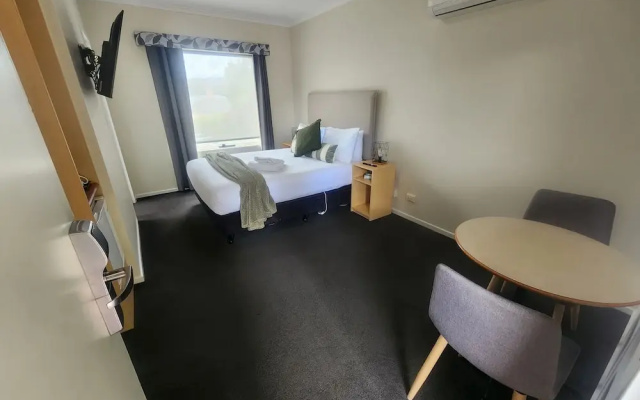 Elphin Serviced Apartments