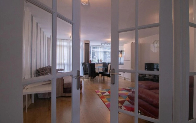 Charming 3-bed Apartment in Newcastle City