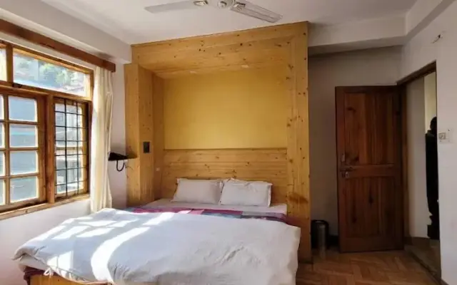 Hills Homestay and Devallya