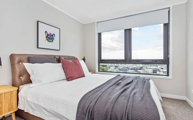 Modern Harbour View Penthouse