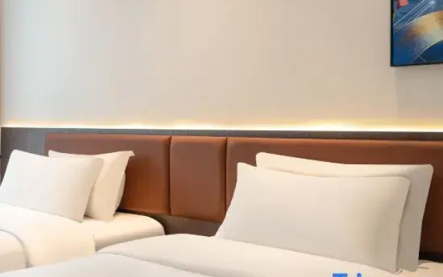 Yicheng Lite Hotel (Zhuhai International Convention and Exhibition Center)