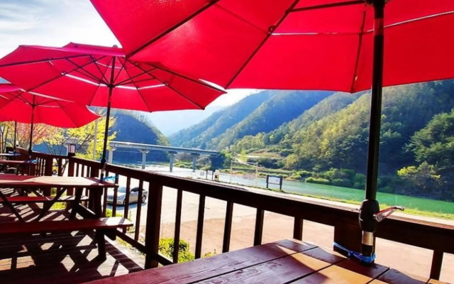 Youngwol River and Stars Pension(강앤별)