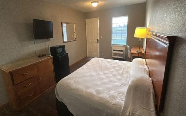 Hiway Inn Express Of Elk City