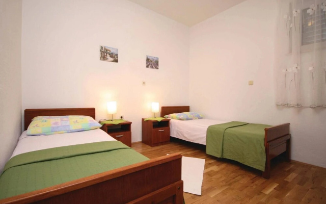 Amazing Home in Rogoznica With Wifi and 5 Bedrooms