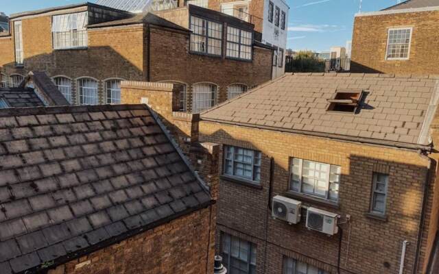 Апартаменты Spacious and Central Shoreditch Apartment вид на фасад