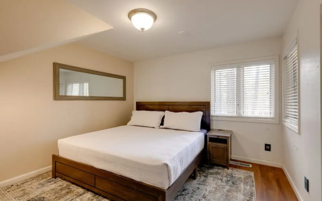 Flagstaff Home w/ Patio & Fire Pit: 4 Mi to Town!