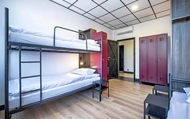 VOLA Hostel