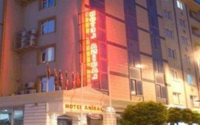Anibal Hotel вид на фасад