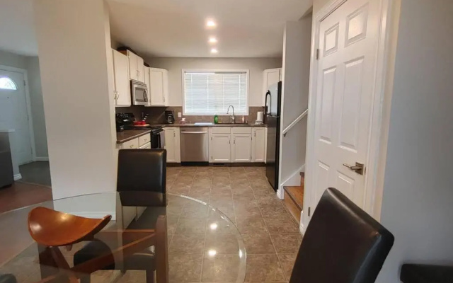 Beautiful 3-bedroom main floor home