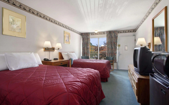 Days Inn by Wyndham Roanoke Civic Center