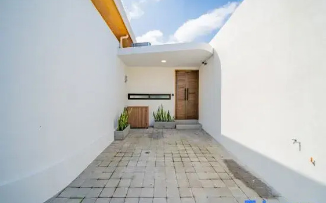 Umah Jerapah Modern 2BR Exquisite Villa in Canggu