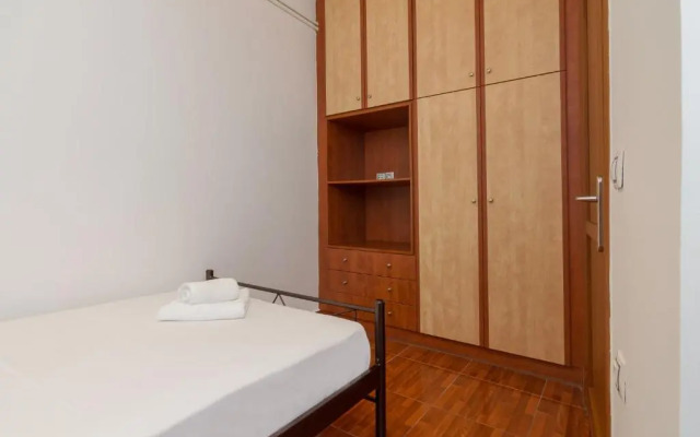 Cozy 2 bedroom apartment in Piraeus