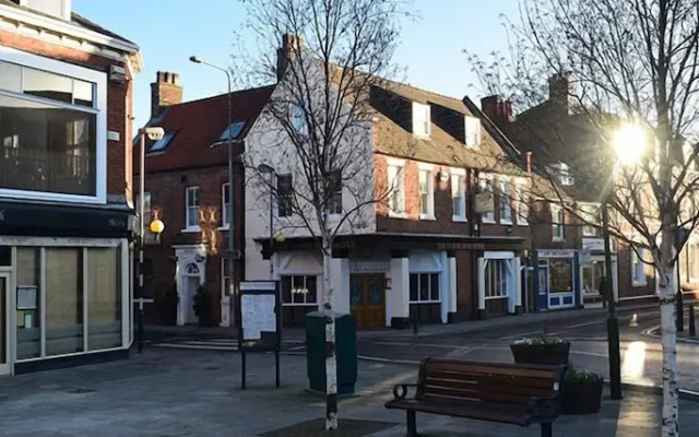 The Tudor Rose Hotel