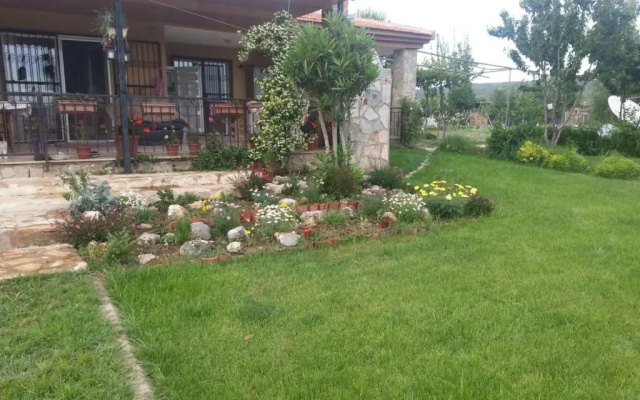 Özbek Çiftlikevi