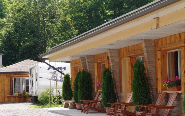 The Highlands Motel