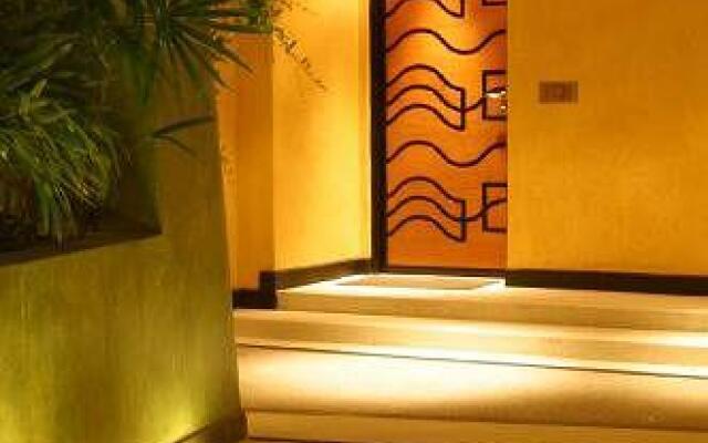 Отель Aspasia Phuket вид на фасад