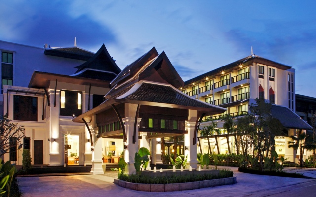 Отель Centara Anda Dhevi Resort and Spa вид на фасад