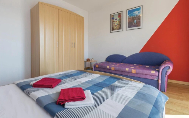 Beautiful Home in Novigrad With Wifi and 2 Bedrooms