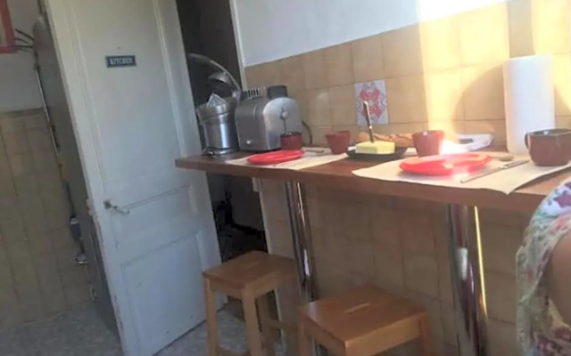 Great and light private room in the heart of Nice