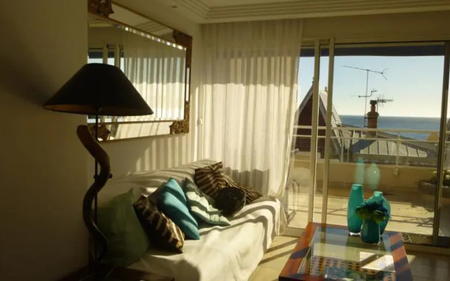 One Bedroom Drap DOr