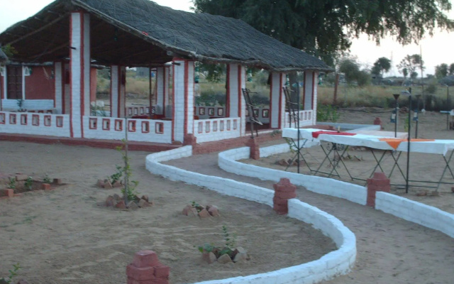 Umaid Safaris & Desert Lodge