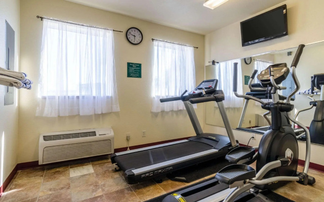 Holiday Inn Express Wichita North - Park City by IHG