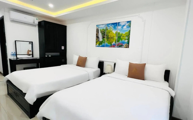 Phuong Dong Hotel & Apartment