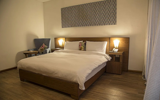 Sierra Palms Resort