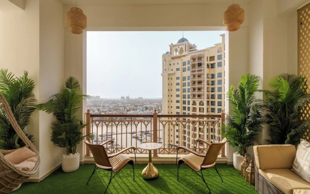 Maison Privee - High-End Palm Apt w/ Picturesque Seafront Views