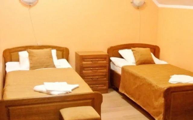 Üksik Rüütel Hotel