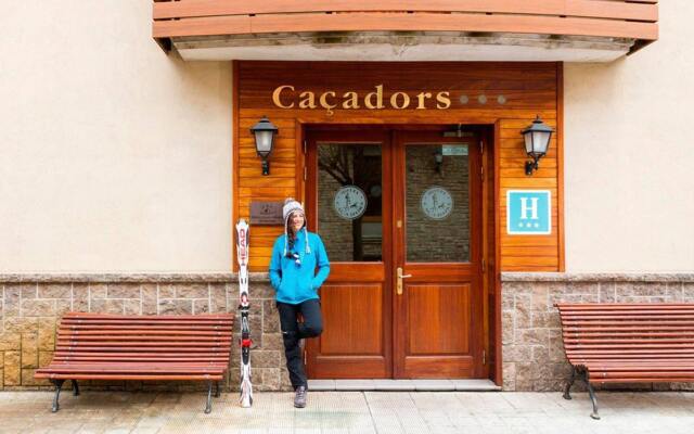Отель Petit Caçadors Рибес-де-Фресер вид на фасад