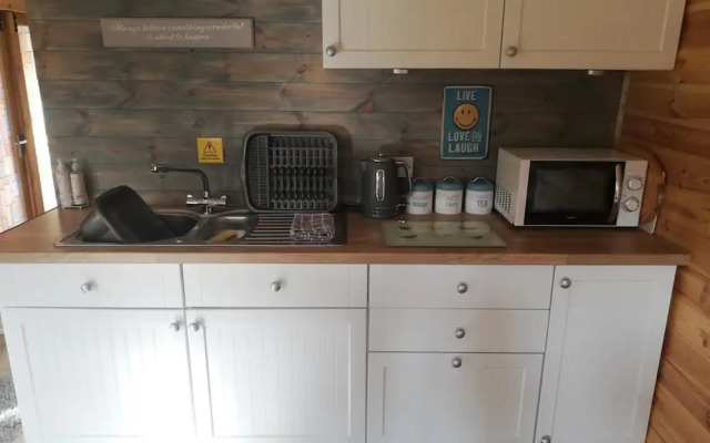Peaceful Cabin in Skegby -sleeps2- Fire Pit