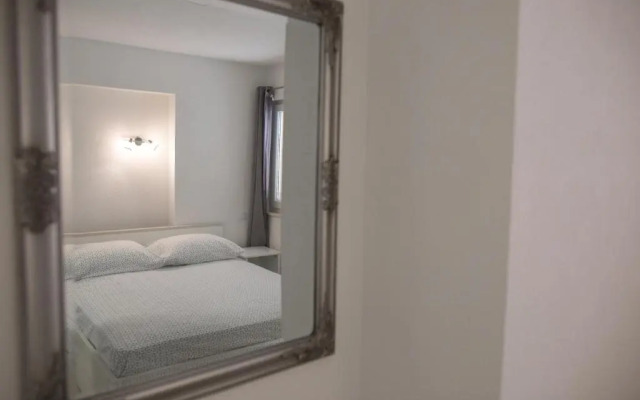 Serious Job Apartment