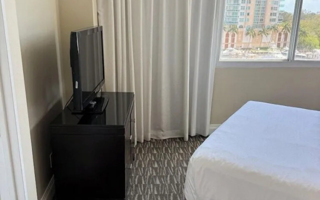 1 Bedroom  Suite with intracoastal view