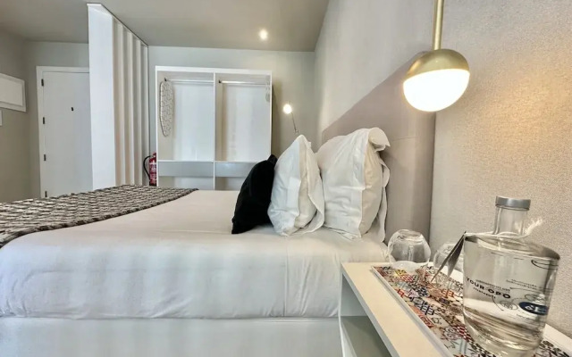 Compact & Cozy Retreat in Porto's Heart