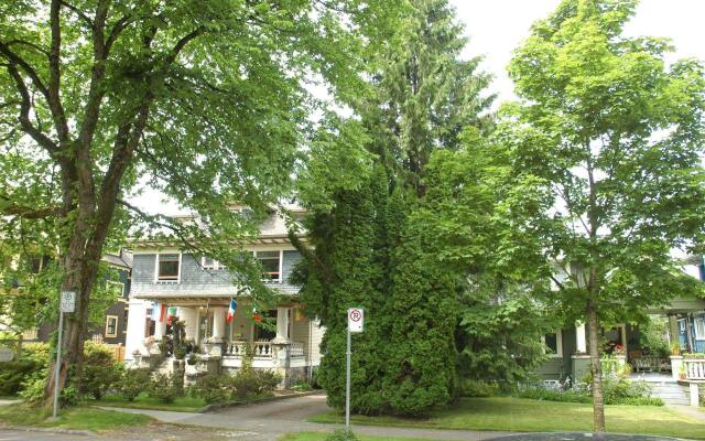 Отель Windsor Guest House Канада, Ванкувер - отзывы, цены и фото номеров - забронировать отель Windsor Guest House онлайн вид на фасад