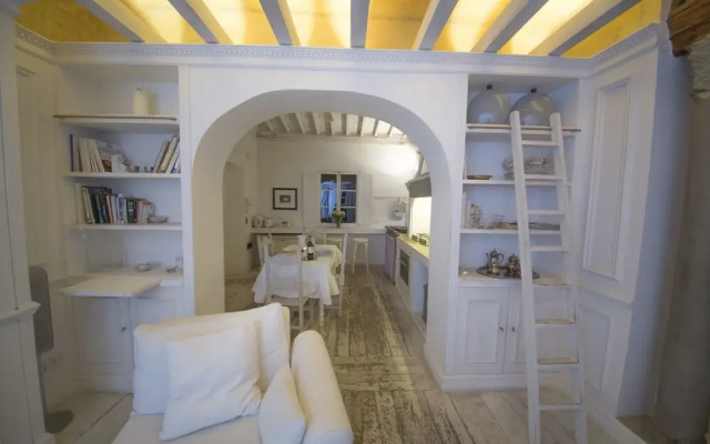 White Home by Mmega