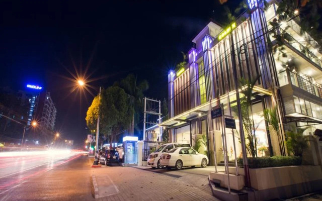 Royal Golden 9 Mile Hotel